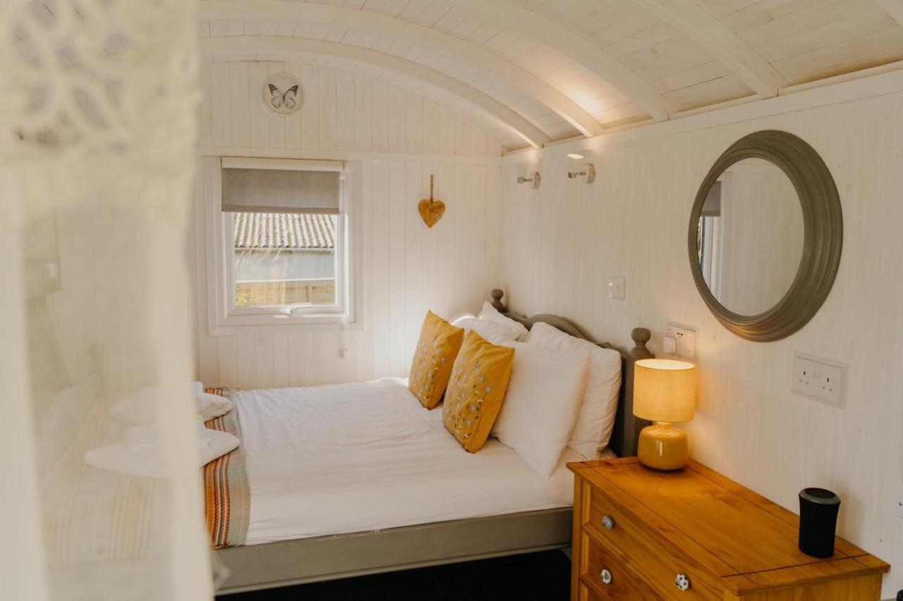 Little England Retreats - Cottage, Yurt And Shepherd Huts Othery Extérieur photo