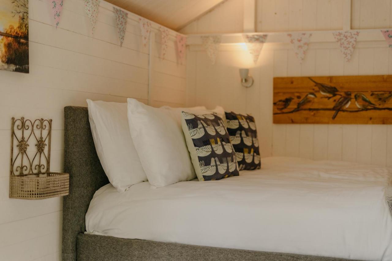 Little England Retreats - Cottage, Yurt And Shepherd Huts Othery Extérieur photo
