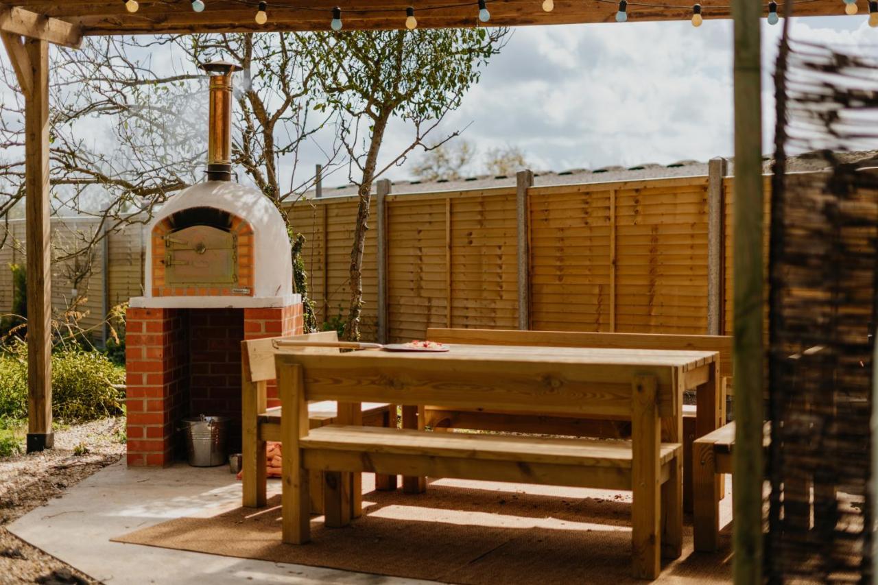 Little England Retreats - Cottage, Yurt And Shepherd Huts Othery Extérieur photo