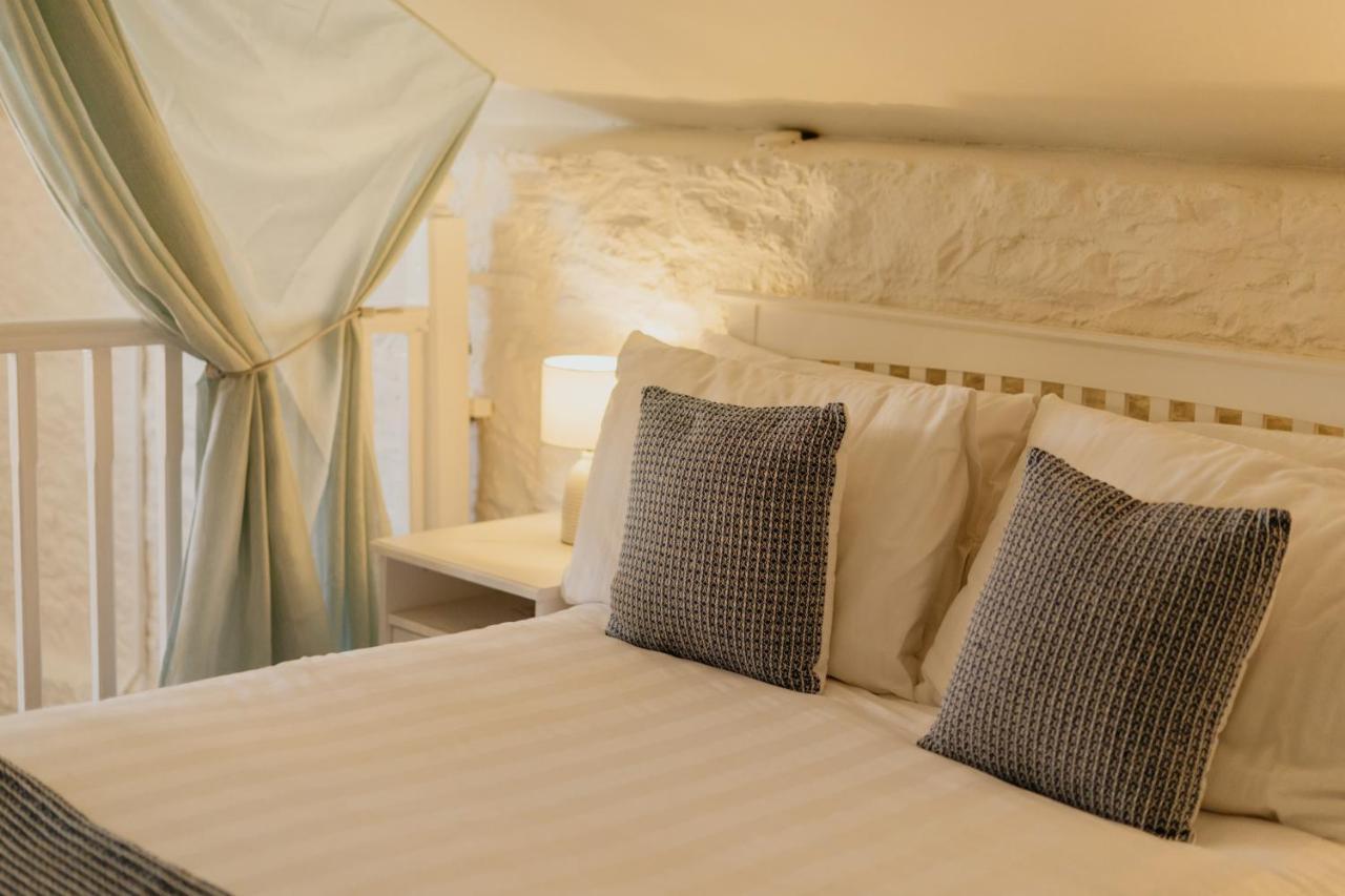 Little England Retreats - Cottage, Yurt And Shepherd Huts Othery Extérieur photo