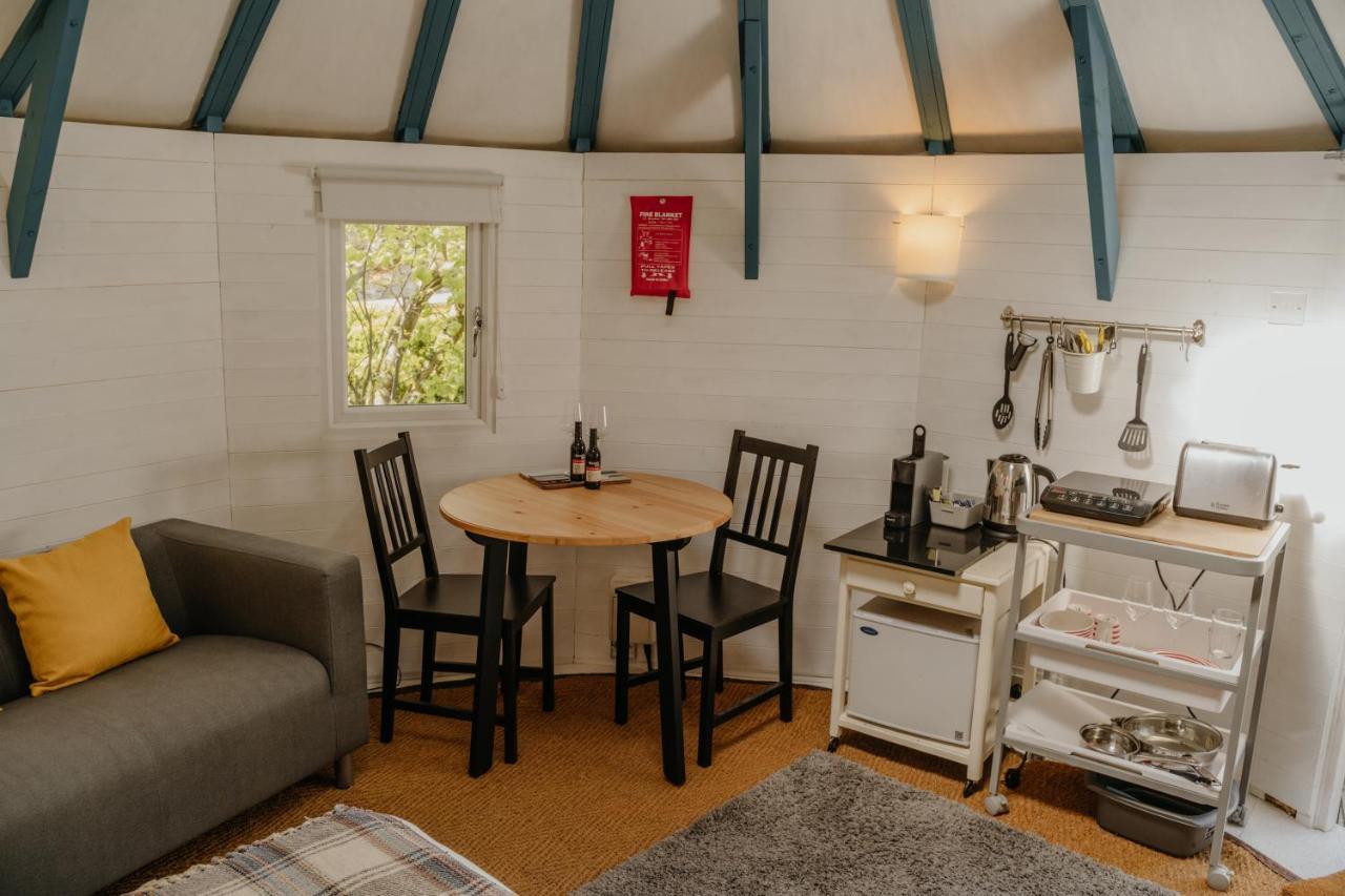 Little England Retreats - Cottage, Yurt And Shepherd Huts Othery Extérieur photo